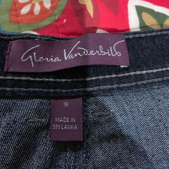 Jeans - Picture 1 of 4